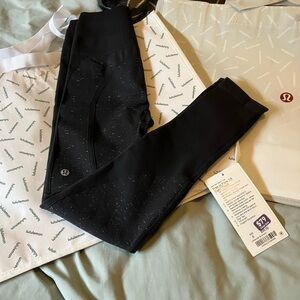 NWT Lululemon Ebb To Flow 7/8 Tight *Fleck, Sz 6, Black/White